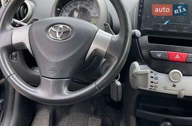 Хетчбек Toyota Aygo 2012 в 