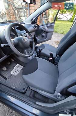Хэтчбек Toyota Aygo 2006 в 