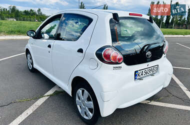 Хетчбек Toyota Aygo 2009 в 