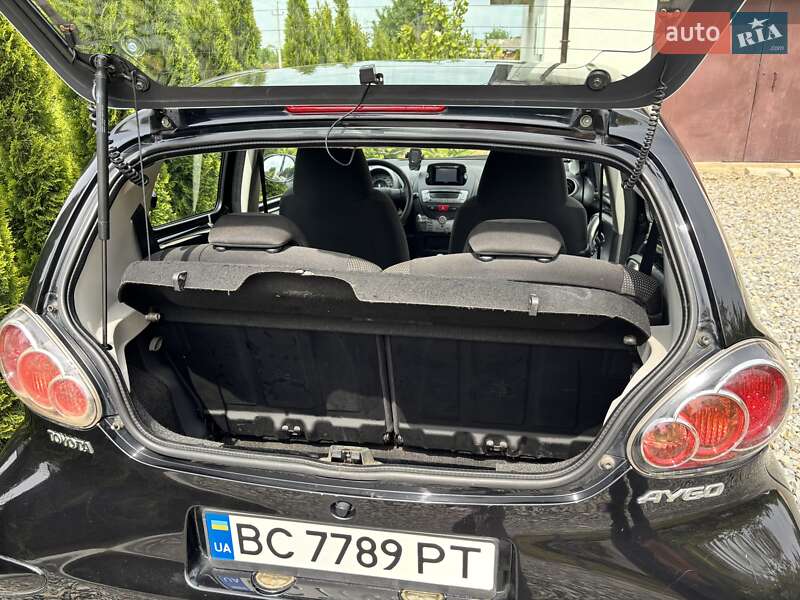 Хэтчбек Toyota Aygo 2011 в Стрые