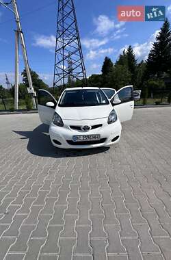 Хэтчбек Toyota Aygo 2011 в Старом Самборе