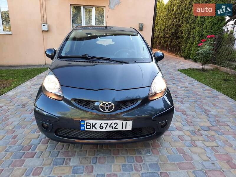 Хэтчбек Toyota Aygo 2006 в Ровно