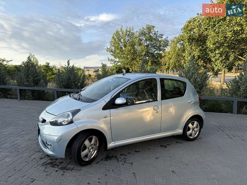 Хэтчбек Toyota Aygo 2005 в Днепре