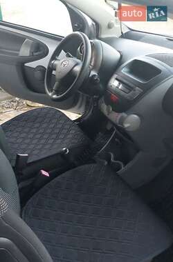 Хетчбек Toyota Aygo 2010 в Новому Розділі
