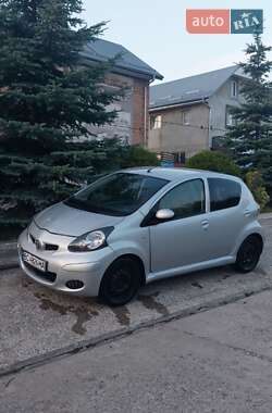 Хетчбек Toyota Aygo 2010 в 