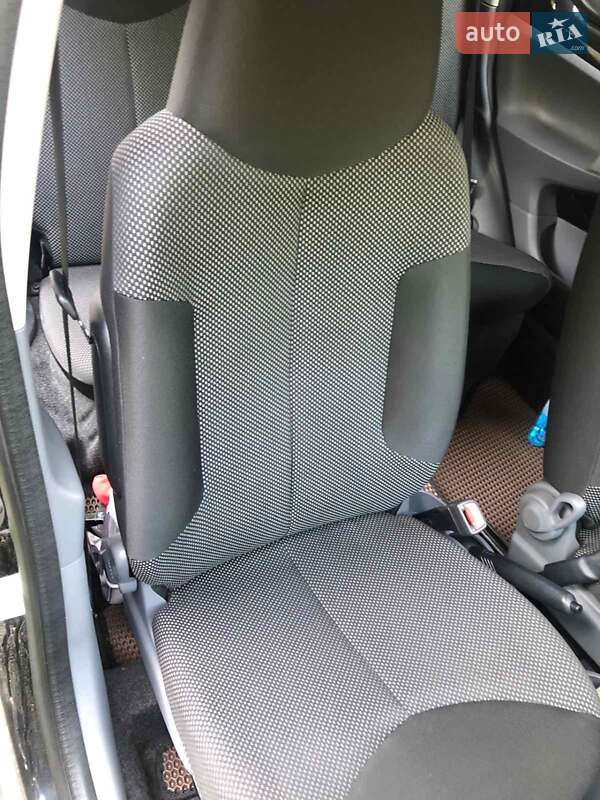 Хэтчбек Toyota Aygo 2011 в Харькове