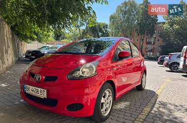 Хетчбек Toyota Aygo 2011 в Рівному