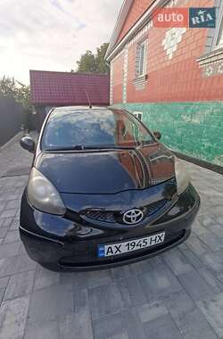 Хэтчбек Toyota Aygo 2006 в Остроге