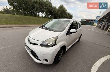 Хетчбек Toyota Aygo 2012 в Києві