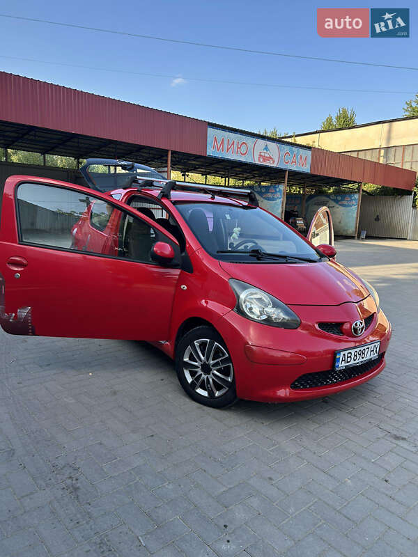 Хетчбек Toyota Aygo 2006 в Вінниці