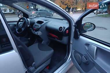 Хетчбек Toyota Aygo 2009 в 