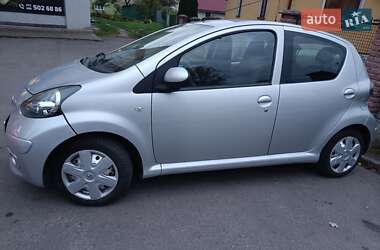 Хетчбек Toyota Aygo 2009 в 