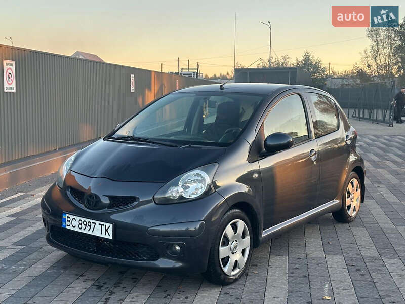 Хетчбек Toyota Aygo 2005 в Львові