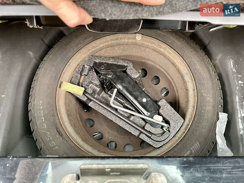 Хэтчбек Toyota Aygo 2012 в Днепре