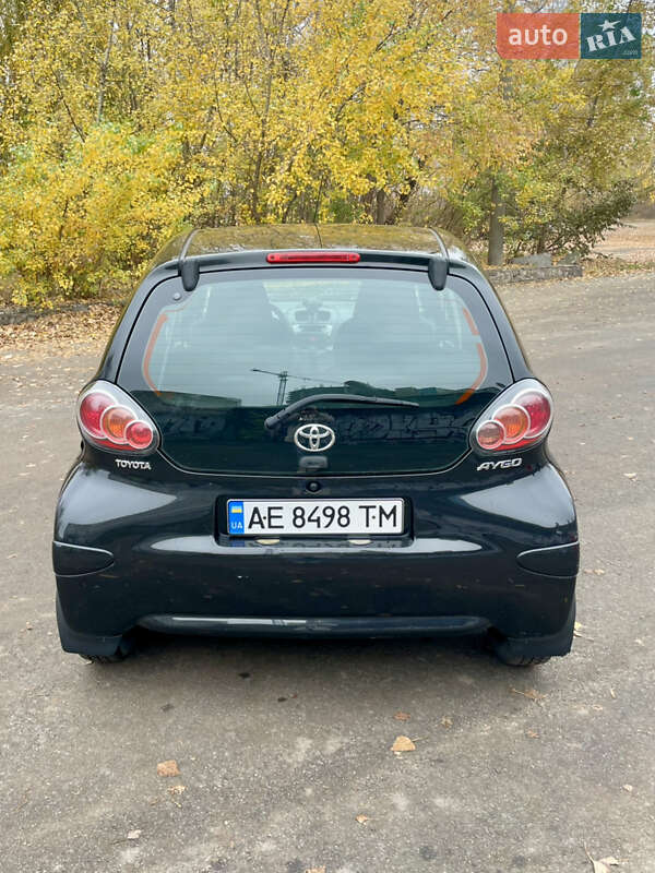 Хэтчбек Toyota Aygo 2012 в Днепре