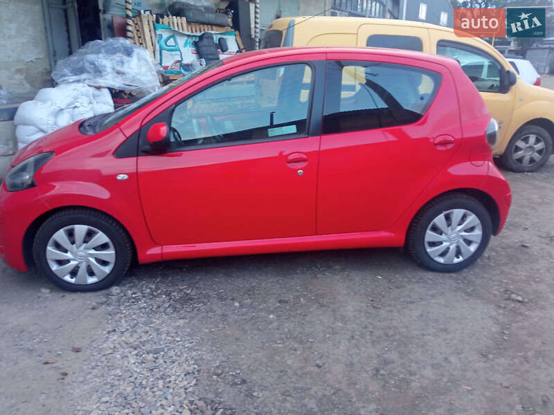 Хэтчбек Toyota Aygo 2013 в Ивано-Франковске фото 38 Хэтчбек Toyota Aygo 2013 в Ивано-Франковске
