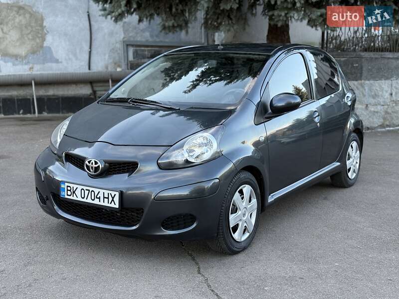 Хетчбек Toyota Aygo 2009 в Рівному