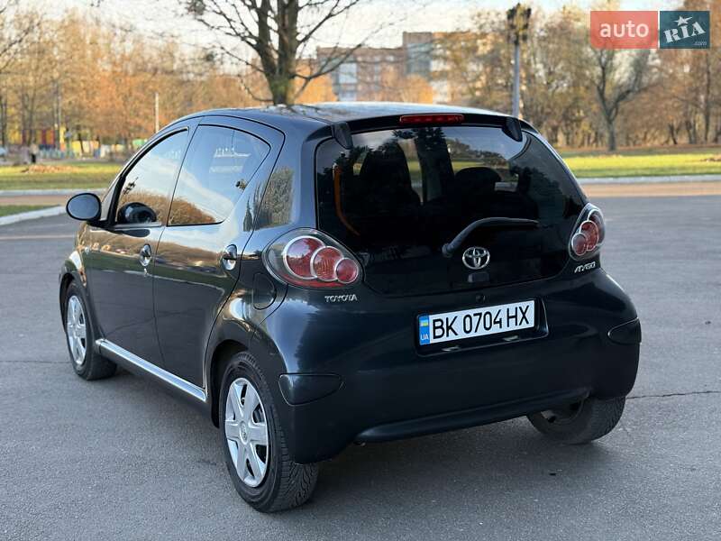 Хетчбек Toyota Aygo 2009 в Рівному