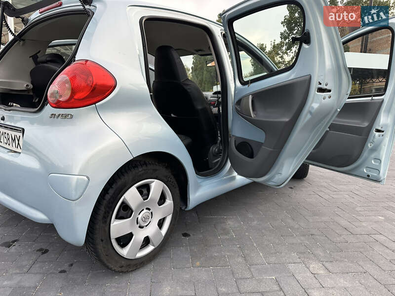 Хэтчбек Toyota Aygo 2005 в Лубнах