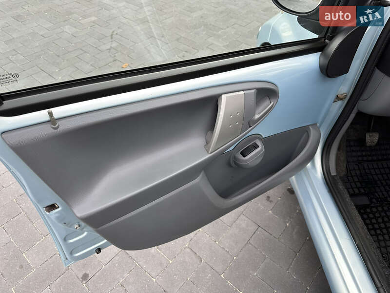 Хэтчбек Toyota Aygo 2005 в Лубнах