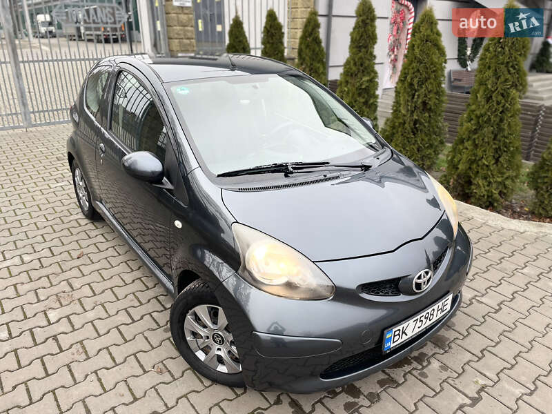 Хэтчбек Toyota Aygo 2008 в Здолбунове