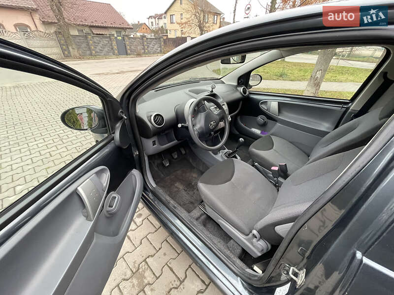 Хэтчбек Toyota Aygo 2008 в Здолбунове