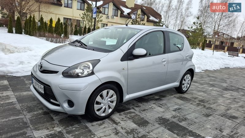 Хэтчбек Toyota Aygo 2014 в Киеве