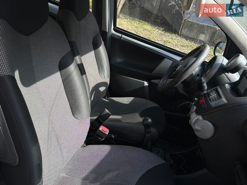 Хэтчбек Toyota Aygo 2014 в Львове фото 12 Хэтчбек Toyota Aygo 2014 в Львове