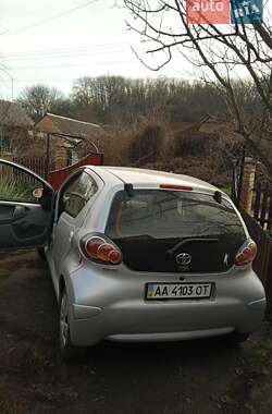 Хетчбек Toyota Aygo 2011 в Шишаках