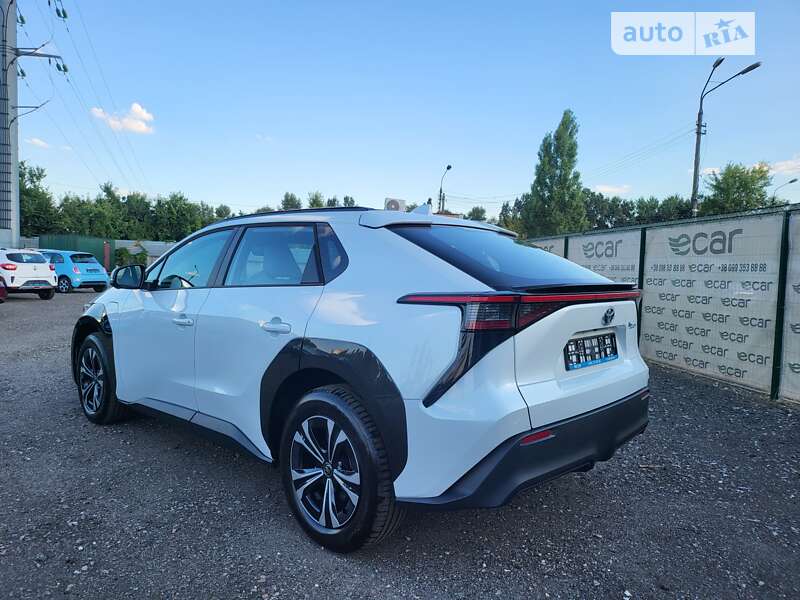 Позашляховик / Кросовер Toyota bZ4X 2023 в Києві