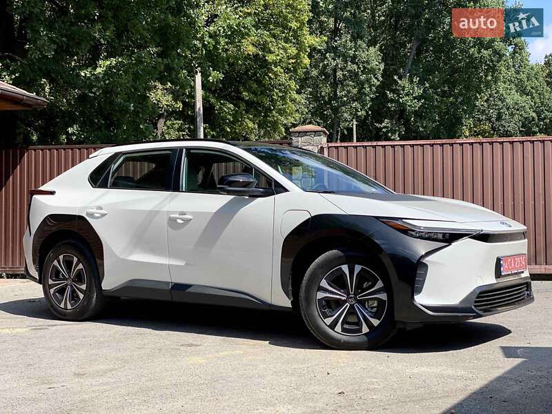 Внедорожник / Кроссовер Toyota bZ4X 2022 в Виннице