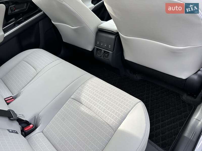 Позашляховик / Кросовер Toyota bZ4X 2023 в Києві