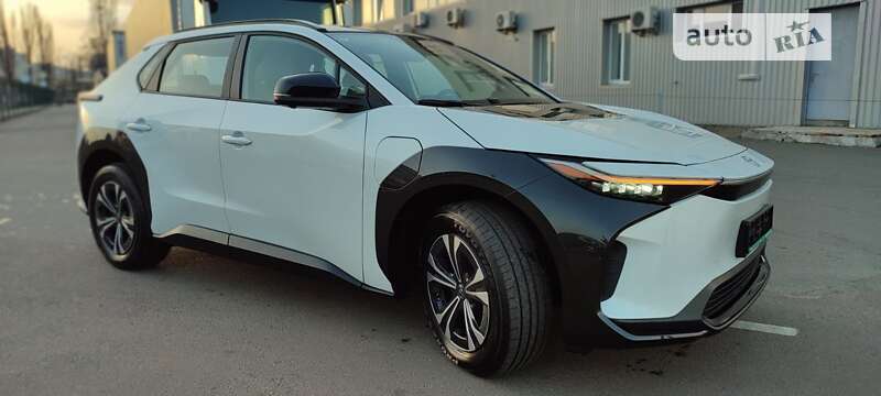 Внедорожник / Кроссовер Toyota bZ4X 2022 в Киеве