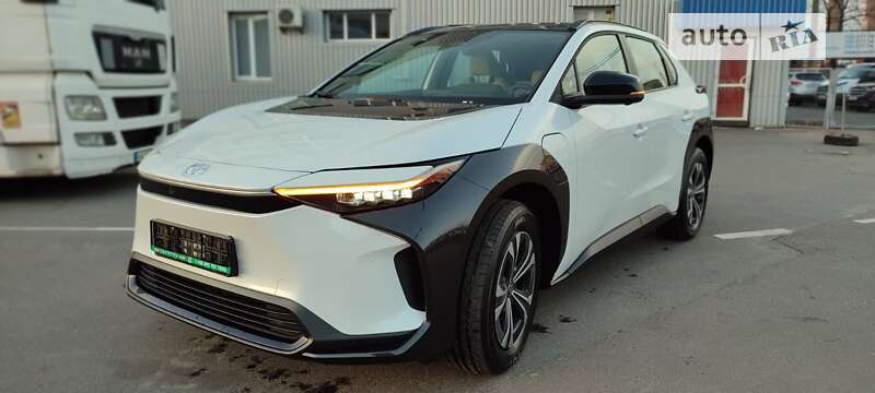 Внедорожник / Кроссовер Toyota bZ4X 2022 в Киеве