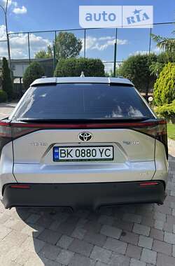 Внедорожник / Кроссовер Toyota bZ4X 2022 в Сарнах