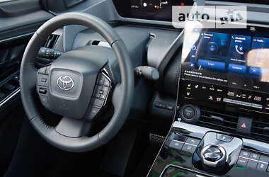 Внедорожник / Кроссовер Toyota bZ4X 2023 в 