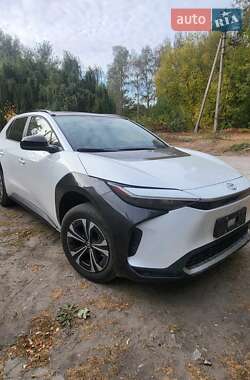 Внедорожник / Кроссовер Toyota bZ4X 2022 в 