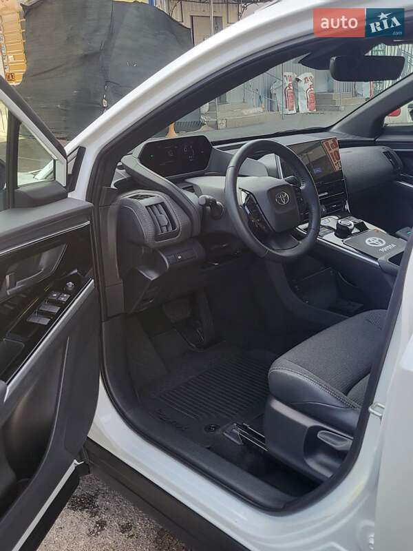 Внедорожник / Кроссовер Toyota bZ4X 2022 в Харькове