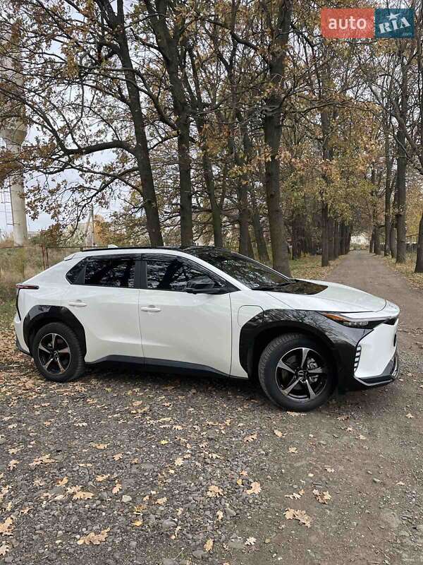 Внедорожник / Кроссовер Toyota bZ4X 2023 в Одессе