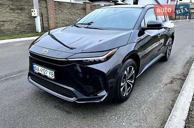 Внедорожник / Кроссовер Toyota bZ4X 2023 в 
