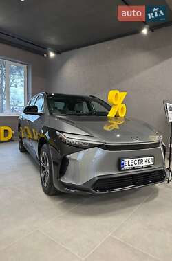 Внедорожник / Кроссовер Toyota bZ4X 2023 в 