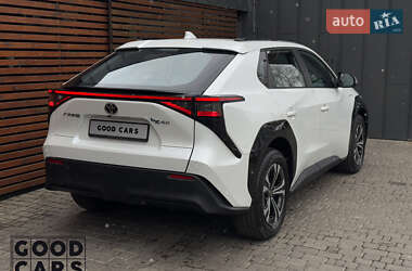 Внедорожник / Кроссовер Toyota bZ4X 2022 в 
