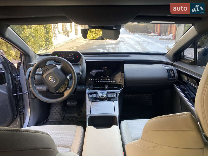 Позашляховик / Кросовер Toyota bZ4X 2022 в Харкові