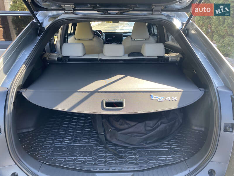 Позашляховик / Кросовер Toyota bZ4X 2022 в Харкові