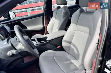 Внедорожник / Кроссовер Toyota bZ4X 2022 в 