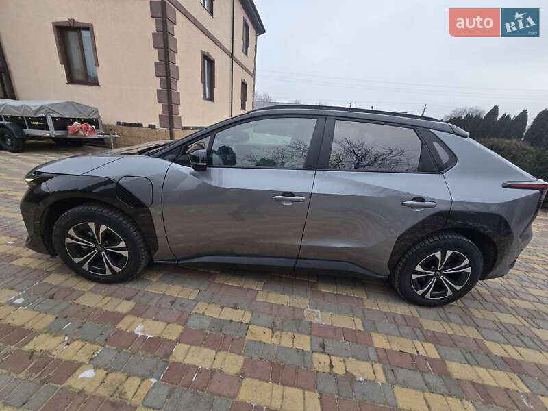 Внедорожник / Кроссовер Toyota bZ4X 2022 в Кропивницком