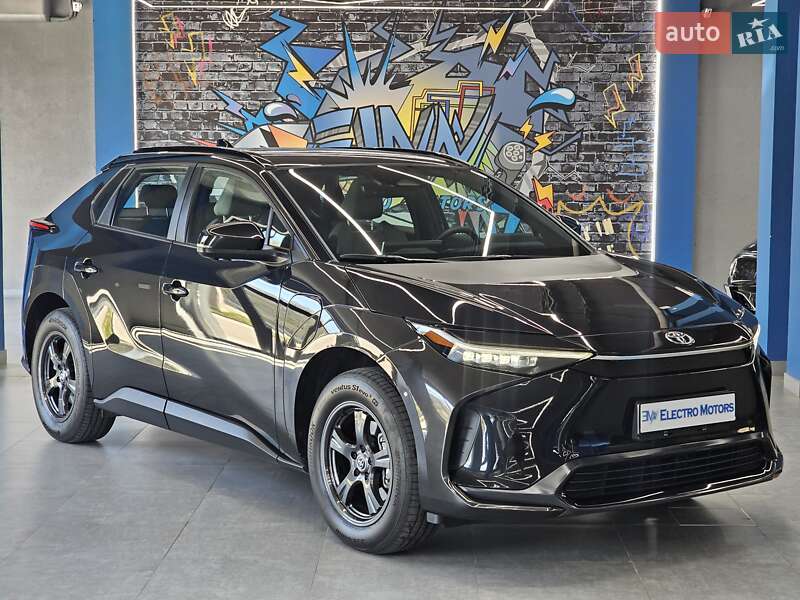 Внедорожник / Кроссовер Toyota bZ4X 2022 в 