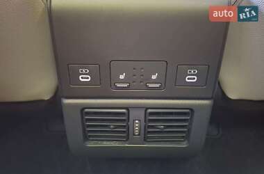 Внедорожник / Кроссовер Toyota bZ4X 2023 в 