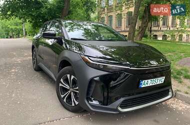 Внедорожник / Кроссовер Toyota bZ4X 2023 в 