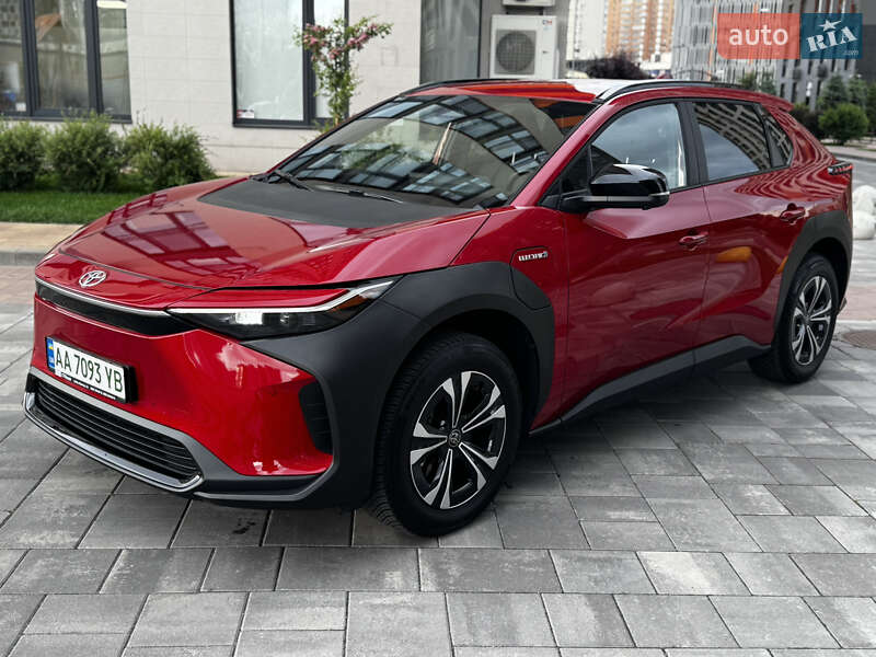 Внедорожник / Кроссовер Toyota bZ4X 2023 в 